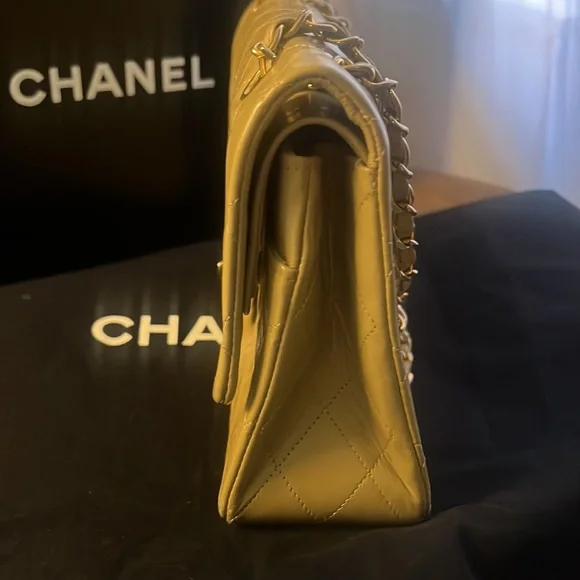 🔥Authentic Chanel medium Double Flap Classic Handbag🔥 - Picture 9 of 17